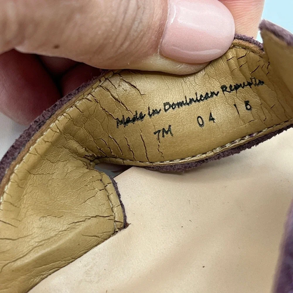 Jack Rogers Sandals Thong Wedge Purple Leather Gold‎ Medallion Womens Size 7M
